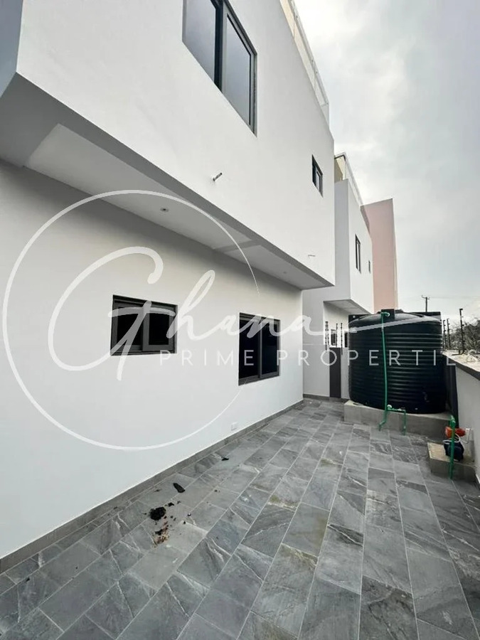 5 bedrooms House for rent in East Legon